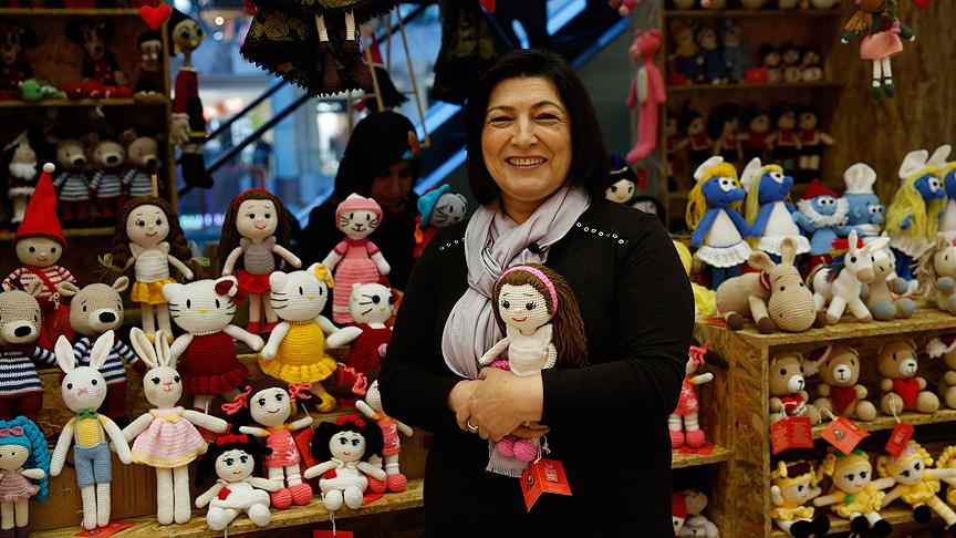 Örgü bebekler gelir kapıları oldu