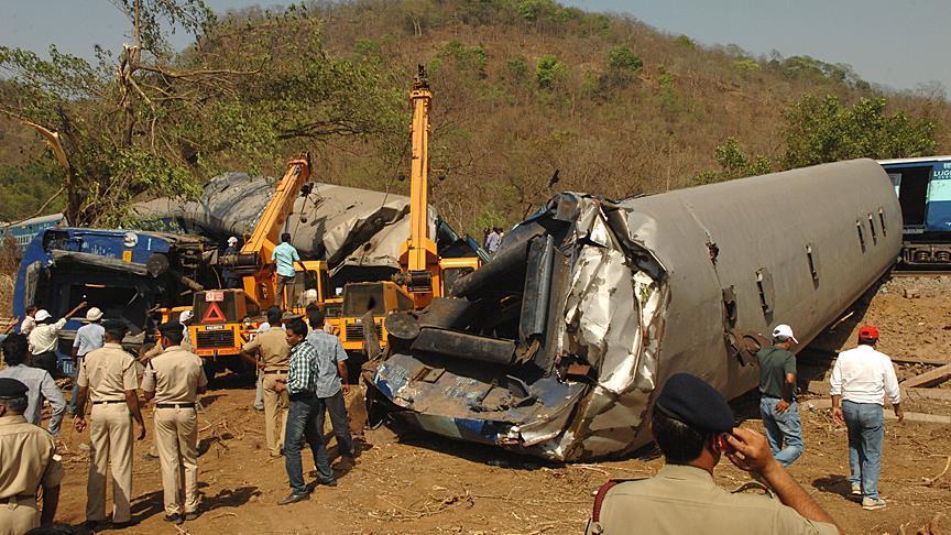 39 killed in southeast India as train derails
