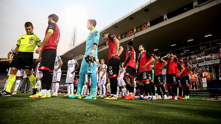 Gaziantepspor-Gençlerbirliği maçı İlhan Cavcav'ın vefatı nedeniyle ertelendi