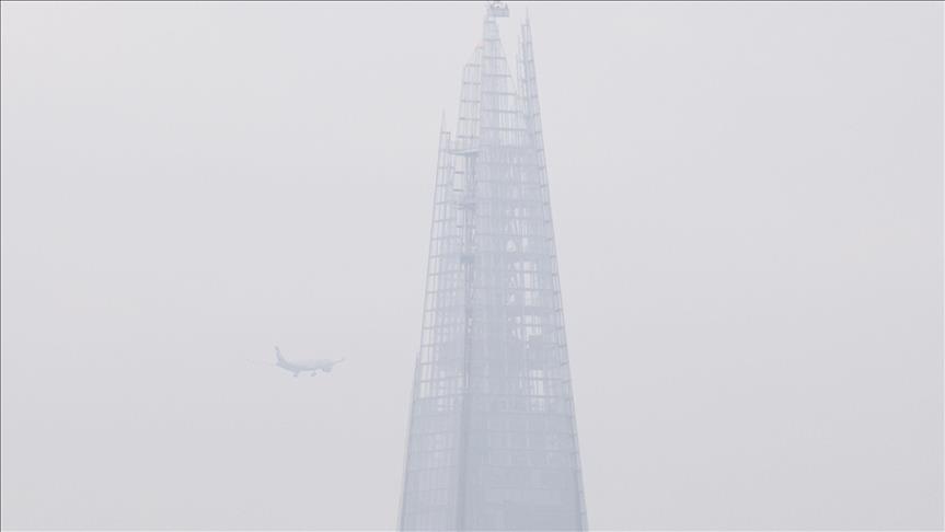 Nga mjegulla e dendur në Londër anulohen 100 fluturime