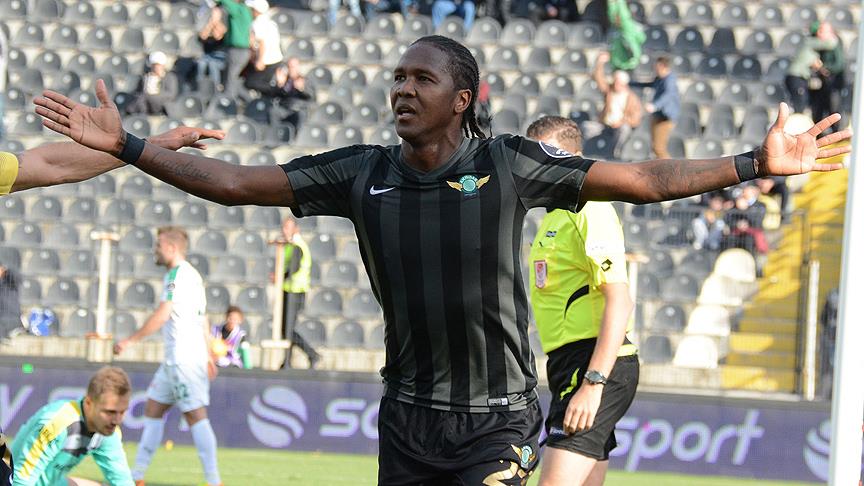 Trabzonspor Rodallega'yı borsaya bildirdi