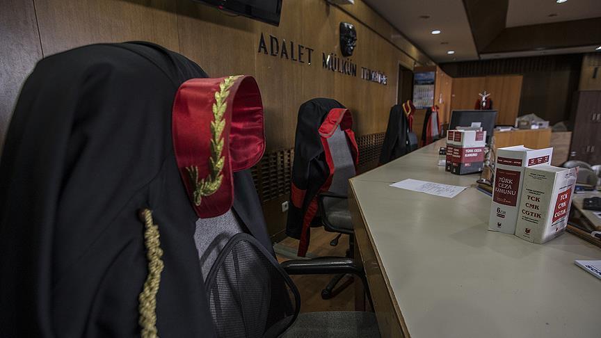 محكمة تركية تقرر حبس الانقلابيين الثمانية الفارين إلى اليونان 