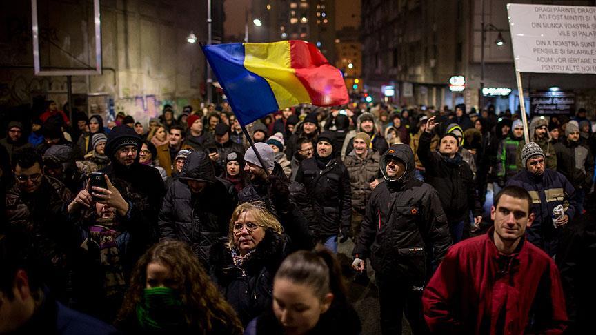 Romanya'da 'af tasarısı' protesto ediliyor