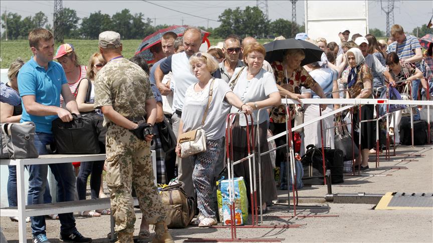 Ukraine prepares civilian evacuation of frontline town