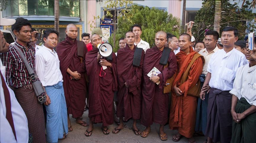 Myanmar: Anti-Muslim monk blocked from giving sermon