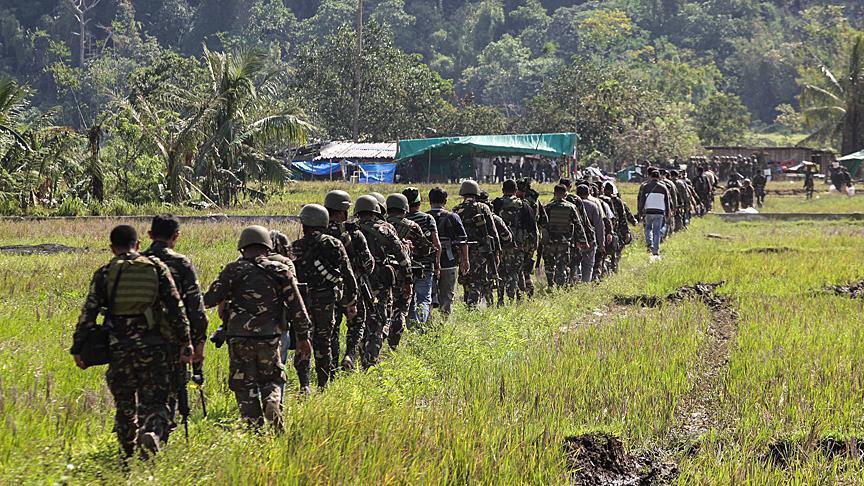 Philippines president ends truce with Maoist rebels