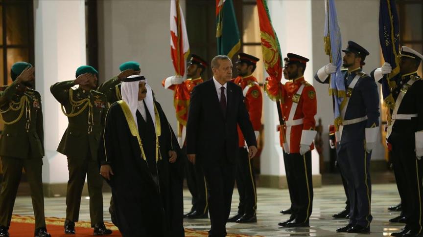 ملك البحرين يستقبل أردوغان بمراسم رسمية 