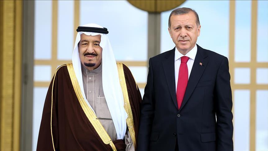 Le roi saoudien reçoit le président turc
