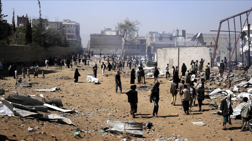 Car-bomb, airstrikes kill 10 in war-torn Yemen
