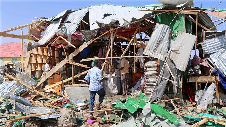 Sulm me bombë në treg në Somali, të paktën 20 të vrarë