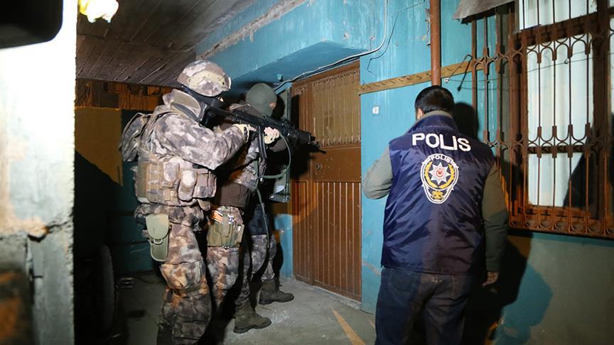 Adana merkezli telefon dolandırıcılığı operasyonu: 40 gözaltı