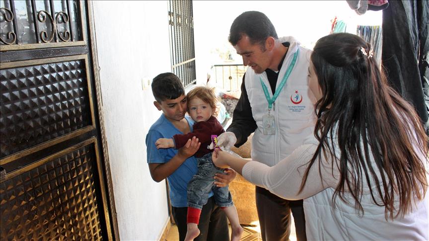 В Турции проводят вакцинацию детей сирийских беженцев