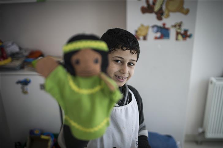 مراكز الفرح تشعل جذوة الأمل لدى الأطفال السوريين في تركيا 