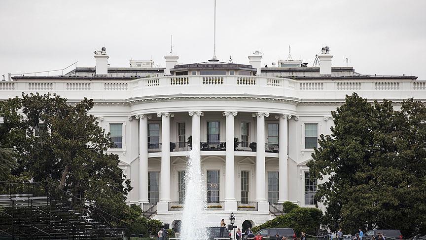 تنها کارمند محجبه کاخ سفید استعفا داد