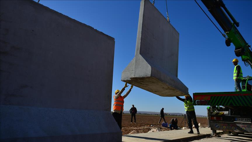 Half of Turkey-Syria border wall completed