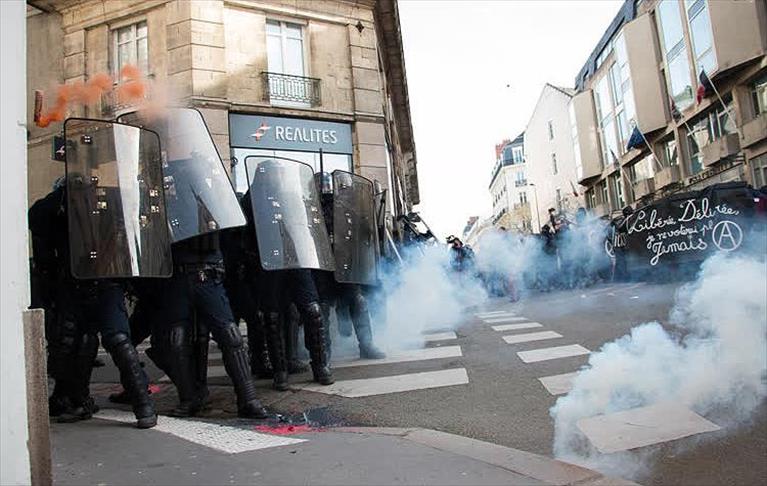 Fransa'da Le Pen karşıtı gösteriler artıyor