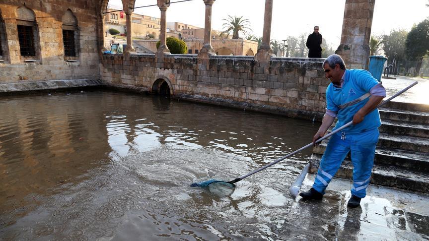 Balıklıgöl'de temizlik çalışması devam ediyor