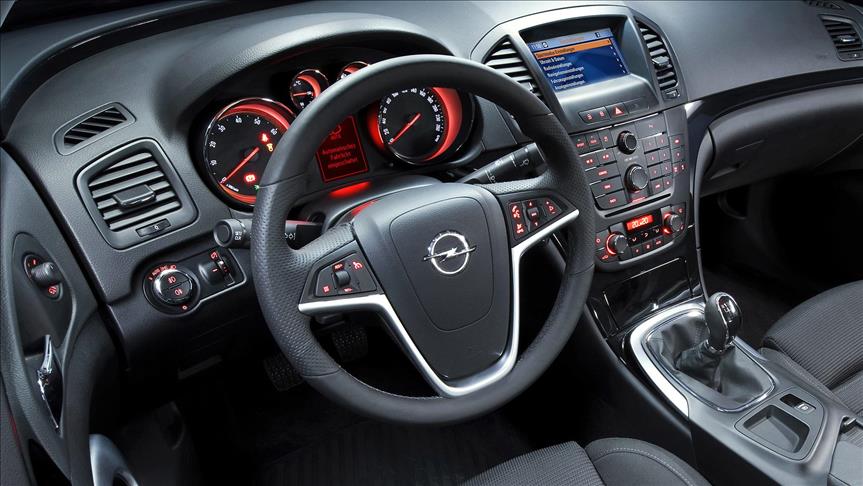 Grupi francez PSA bleu nga GM kompaninë Opel