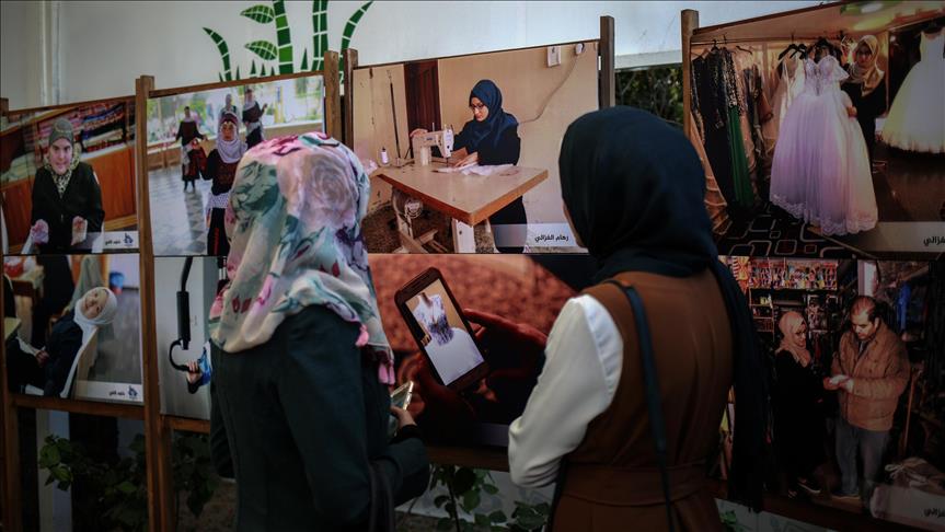  معرض صور في غزة بمناسبة يوم المرأة العالمي
