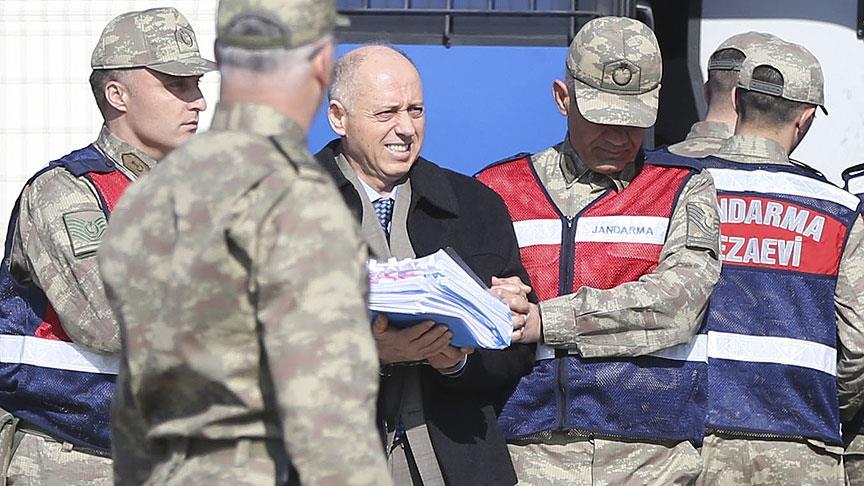 Darbeci general Angun hakim karşısında