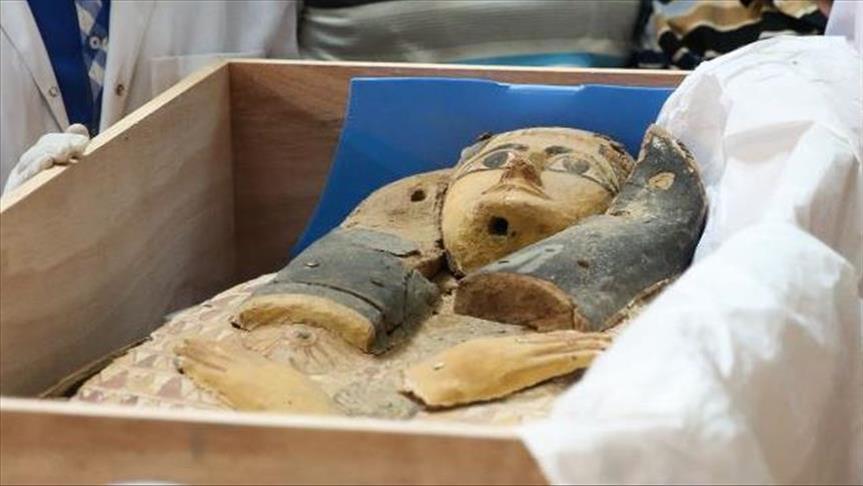 مصر.. اكتشاف تمثالين ملكيين عمرهما نحو 3300 عام