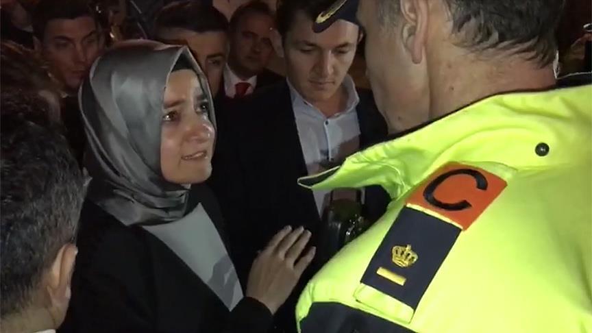 Высланная из Нидерландов турецкий министр возвращается в Стамбул