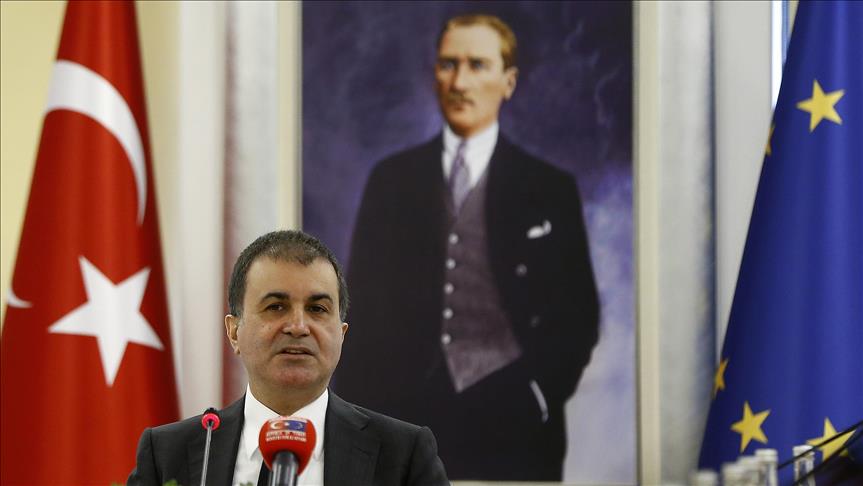 Turkey should 'reconsider' EU refugee deal
