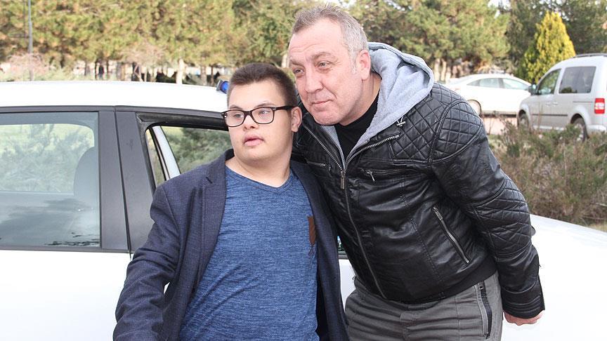 Çocukların hayalleri için şehir şehir dolaşıyor