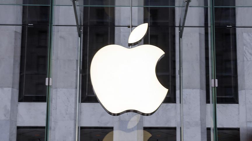 Apple charged with fixing prices in Russia