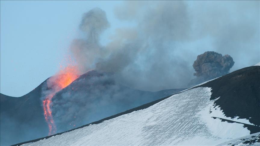 U eksploziji vulkana Etna u Italiji, povrijeđeno deset osoba