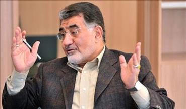 انتقاد وزیر سابق بازرگانی ایران از سیاست زدگی اقتصاد این کشور