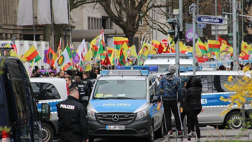 Manifestations En Allemagne : Un Traitement à Deux Vitesses