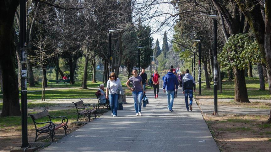 Crna Gora: Građani Podgorice uživaju u šetnji prvog dana proljeća 
