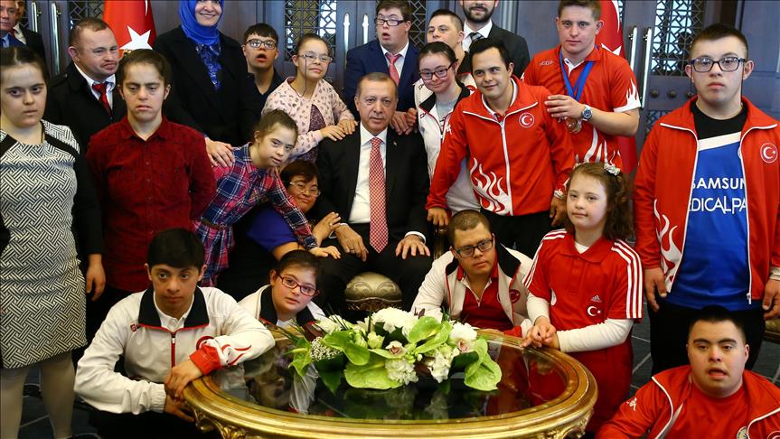 Erdoğan, down sendromlu çocukları kabul etti