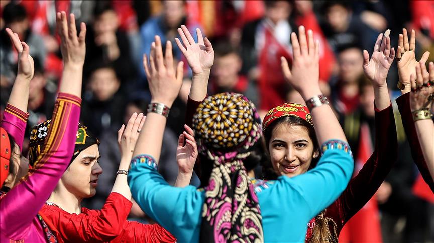 People across Turkey mark Newroz celebrations