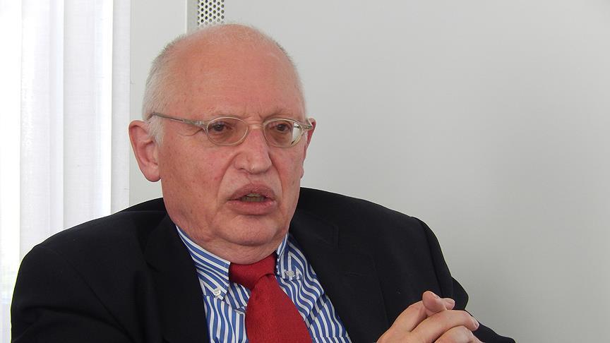 Günter Verheugen: Yasakları Türk vatandaşlarına hakaret olarak görüyorum