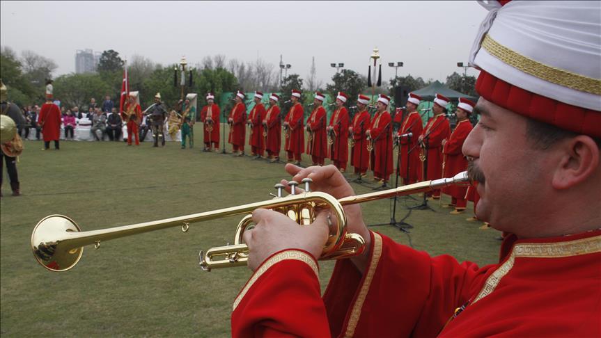  Turkish military band gets standing ovation in Pakistan