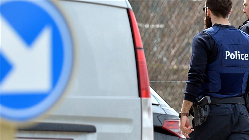 Belgian police arrest man after car attack attempt