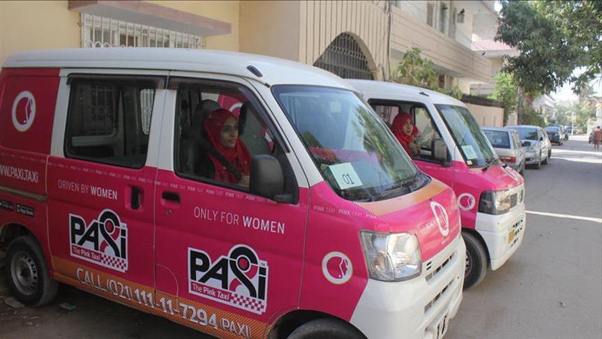 Пакистан: „Пинк такси“, како мерка за борба против насилството врз жените