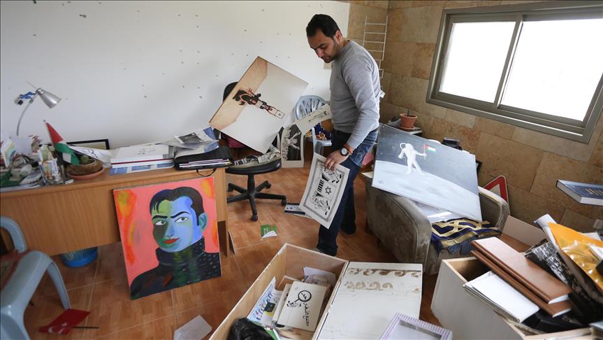 Israeli forces raid Palestinian cartoonist's workshop