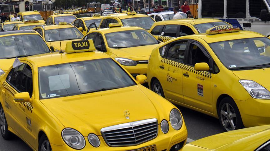 Uber se povlači iz Danske zbog pooštravanja standarda za taksi vozila