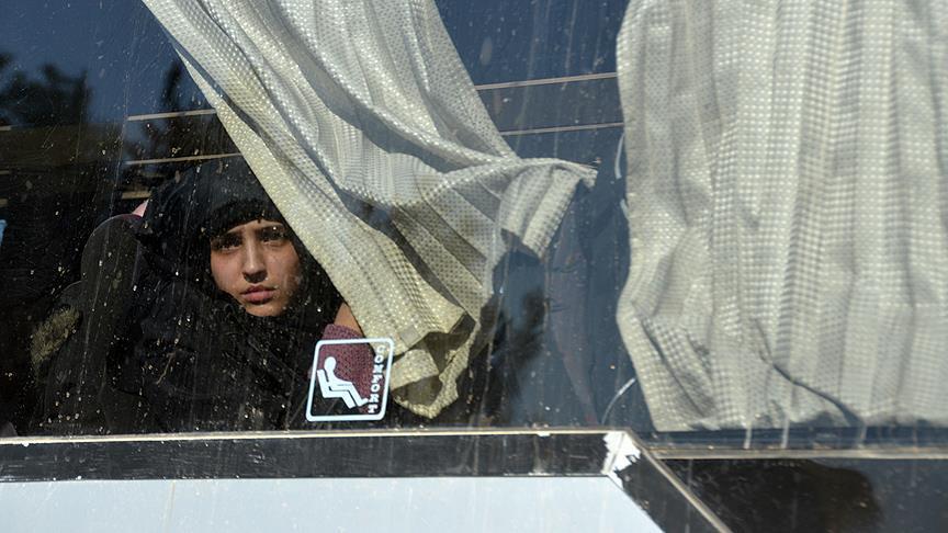 До 2 тыс беженцев из Хомса эвакуированы на север Сирии 