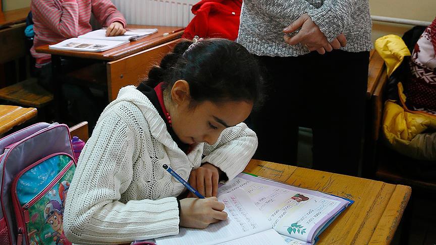 Milli Eğitim Bakanı Yılmaz'dan 'el yazısı' açıklaması