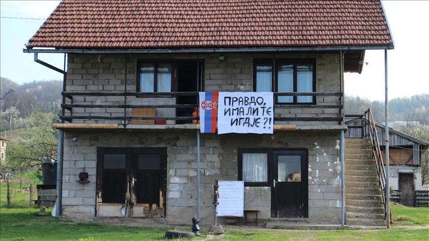Policija se povukla s deložacije porodice Kuzmić: Kuću branio po cijenu života 