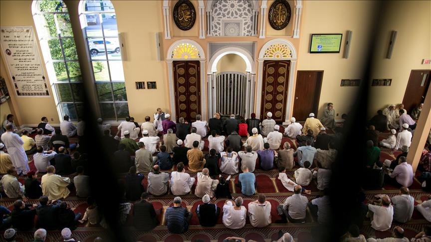 Canada mosque closes door on notorious past