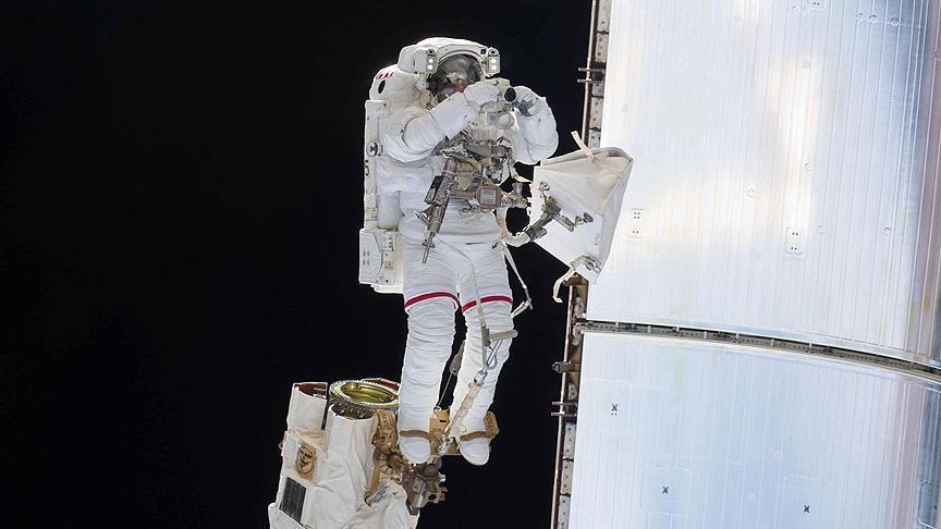 ABD'li kadın astronottan uzayda yürüyüş rekoru
