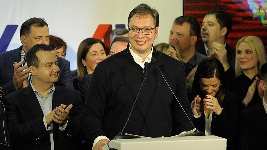 Serbie: Le Premier ministre annonce sa victoire aux présidentielles