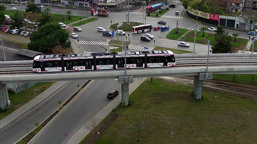 Yerli tramvaylar yolcu taşımaya başladı