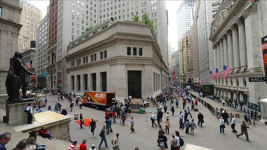 US stock market opens lower