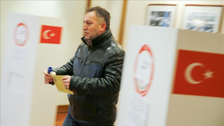 Граждане Турции голосуют на референдуме в 4 городах РФ